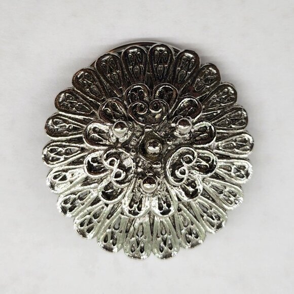 BFD-Silver Toned Round Scarf Clip - Picture 1 of 6